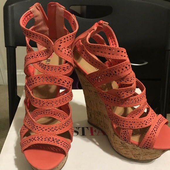 womens coral wedges